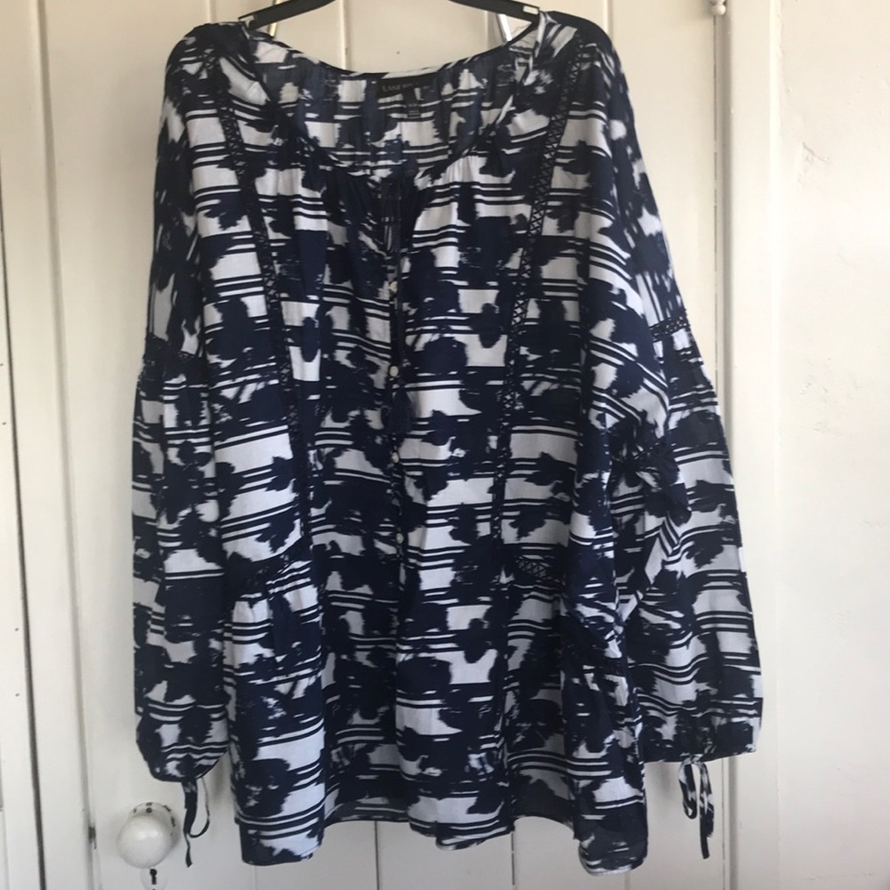 Blouse navy and white with sweet trim s26/38